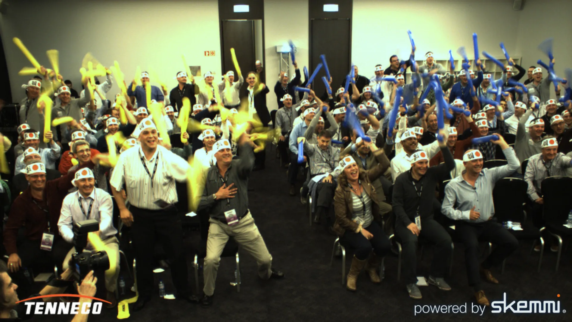 Corporate event participants playing Skemmi’s interactive games with enthusiasm.